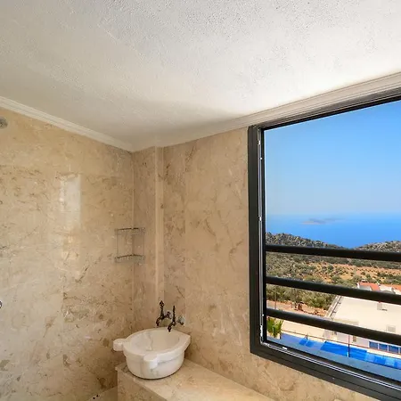 Private Titanic Villa