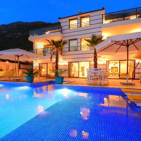 Private Titanic Villa